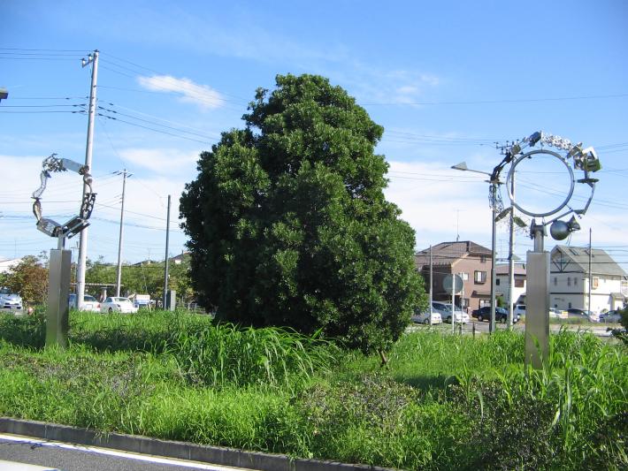 藤代駅南口に設置されているストリートアートステージリングの様子