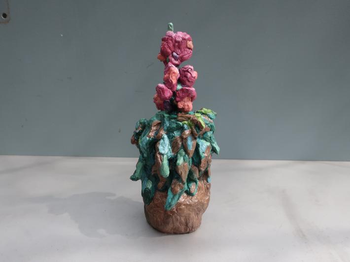 芸術作品「鉢の花4-1-2(ブロンズ)」の写真