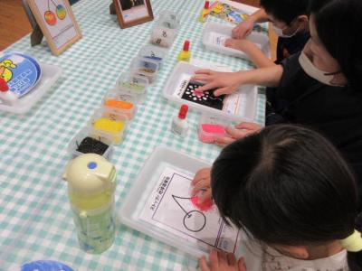 作品を作っている様子